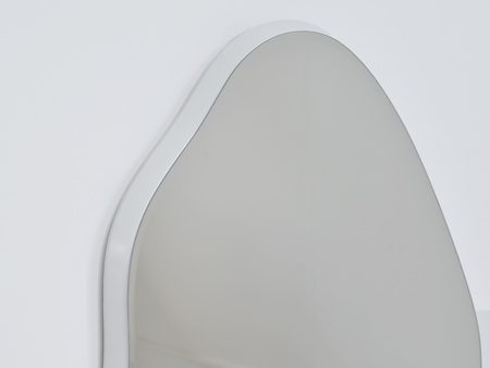 Lustro o nieregularnym kształcie w białej ramie 160x110x3,5 cm 23F-1200