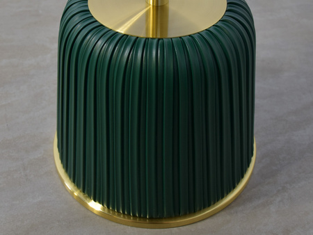 Złoty stolik z zieloną podstawą Ø40x55 cm T087C