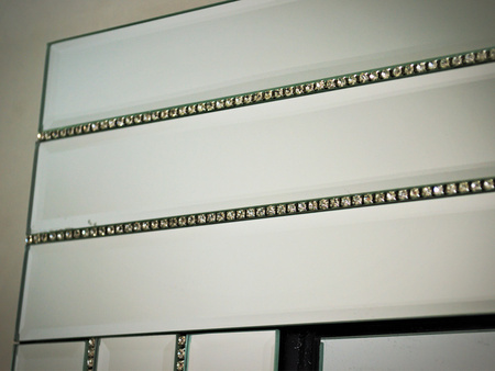 Lustro w lustrzanej oprawie z kryształkami 80x120 cm TM8012