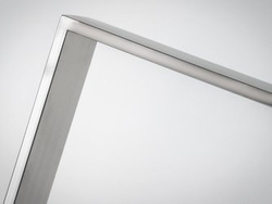 Srebrna oprawa obrazu wykonana z polerowanej stali nierdzewnej 76x101 cm TH11