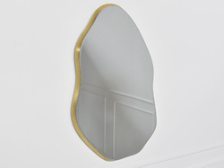 Lustro o nieregularnym kształcie w złotej ramie 160x110 x3,5 cm 23F-1200